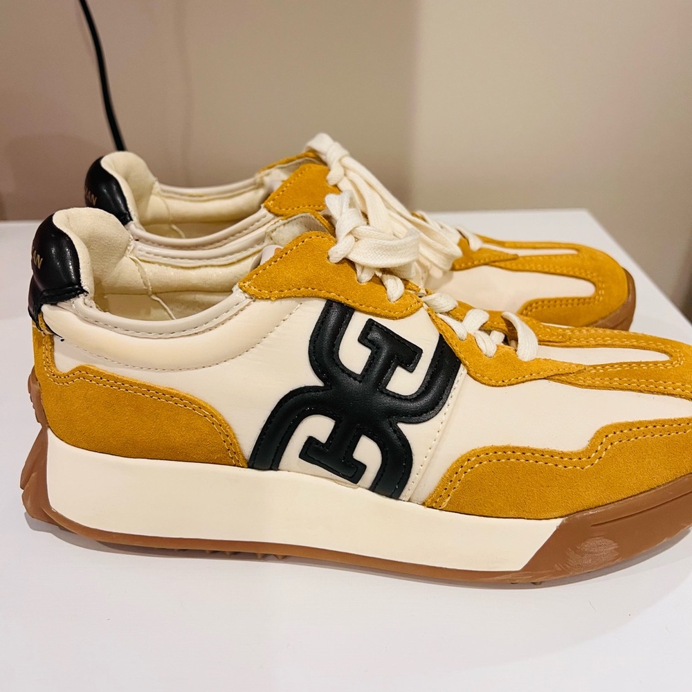Sam Edelman Women’s Sneakers Mustard Ivory and Black
Size 7.5
Langley-3 - Picture 3 of 9